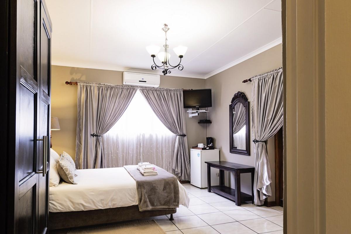 Holme Lea Manor Bed and Breakfast Piet Retief Eksteriør billede