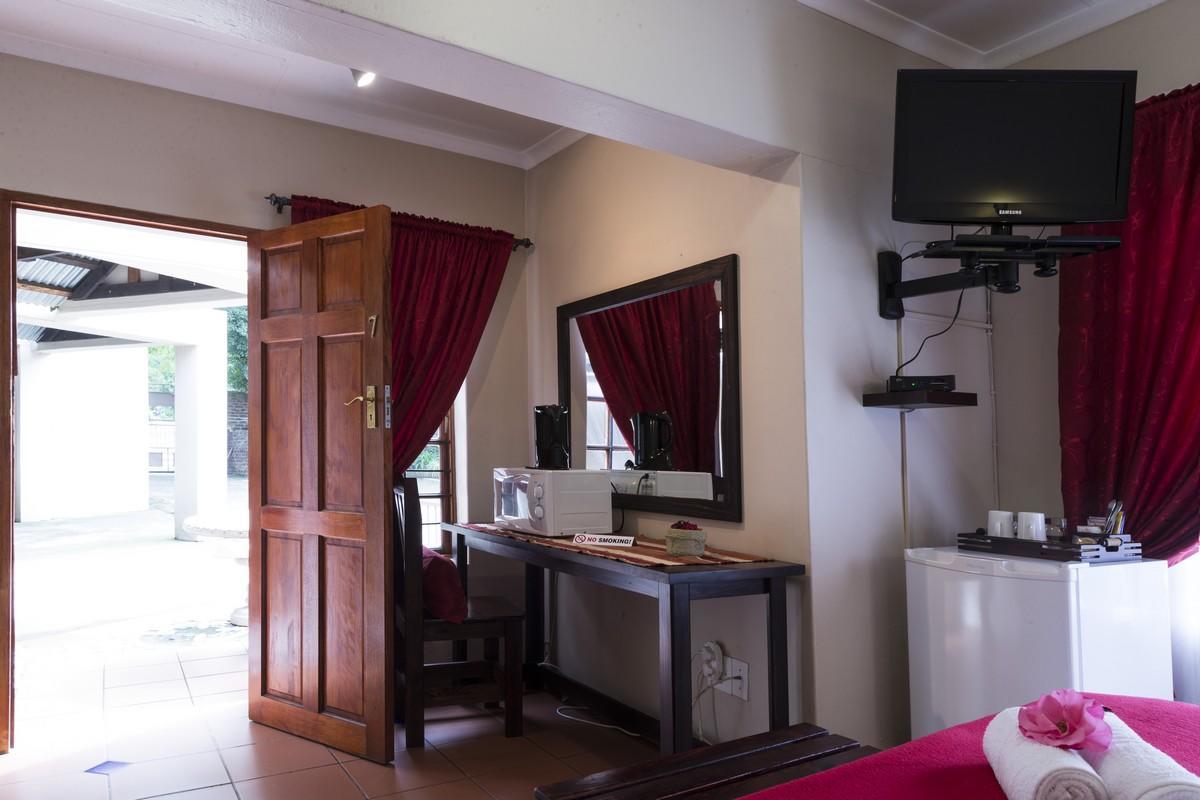 Holme Lea Manor Bed and Breakfast Piet Retief Eksteriør billede